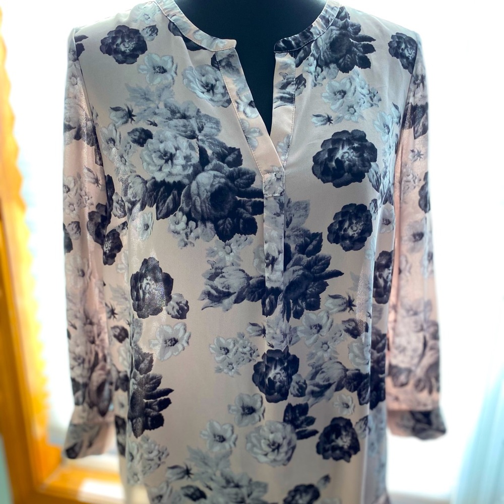 Dalia women blouse EUC
